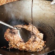 เจ๊เช็ง ผัดไทสี่แยกหัวแตก