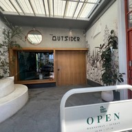 หน้าร้าน The Outsider ศาลายา