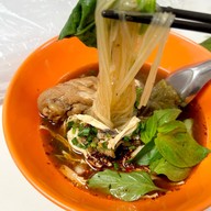 ก๋วยเตี๋ยวไก่ตุ๋นมะระ สหกรณ์พระนคร อารีย์