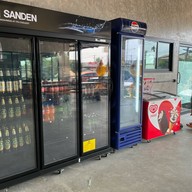 ก๋วยเตี๋ยวลูกชิ้นยักษ์ ร้านน้องมีตังค์