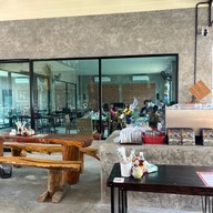 ก๋วยเตี๋ยวลูกชิ้นยักษ์ ร้านน้องมีตังค์