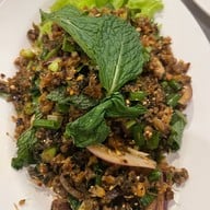 บ้านอีสานเมืองยศ