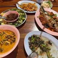 เล็กเสี่ยวหงส์