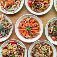 ข้าวซี่โครงหมูอบสับปะรด&ยำ หัวหิน37 หัวหิน