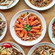 ข้าวซี่โครงหมูอบสับปะรด&ยำ หัวหิน37 หัวหิน