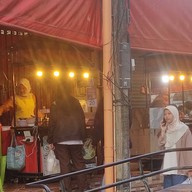 หน้าร้าน โจ๊กคัพ Halal-ฮาลาล ตลาดเก่ายะลา