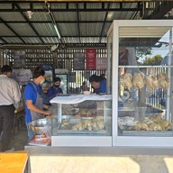 หน้าร้าน แดนข้าวมันไก่ สาขาสันทรายสายเก่าเยื้องปั๊มPT