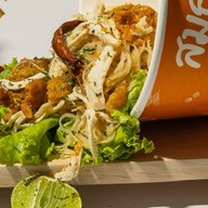 สมอลล์ เส้นหมี่ไก่ฉีกเจ้าแรกหาดใหญ่ ตลาดสมอลล์คลองร.5