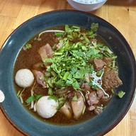 ก๋วยเตี๋ยวเนื้อ นาย ต. รังสิต