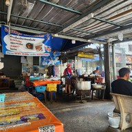 บรรยากาศ ป้าตุ๊กก๋วยเตี๋ยวเป็ด  คลองเปรมประชากร