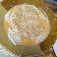 เมนูของร้าน น้ำเงี้ยวป้าสุข ก๋วยเตี๋ยว 12 ปันนา สีลม