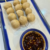 เทพเจ้าเพอร์ซีอุส ตำนานก๋วยเตี๋ยวเรือแห่งลุ่มแม่น้ำแยงซีเกียงและกษัตริย์แห่งอาณาจักรทั้งเจ็ด ซีคอน ศรีนครินทร์