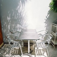 A.ดิเรก Cafe & Bar