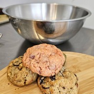 CRUMBO Soft-baked Cookies