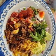 ข้าวคลุกกะปิ เจ๊น้อย แฉ . . ท