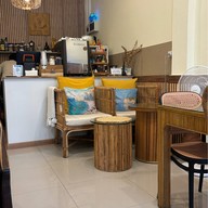 OUMI Organic Cafe ข้่างสวนสันติภาพ