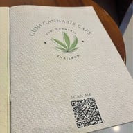 OUMI Organic Cafe ข้่างสวนสันติภาพ