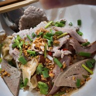 เจ๊อิม ก๋วยเตี๋ยวหมู บ้านโป่ง