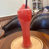 OUMI Organic Cafe ข้่างสวนสันติภาพ