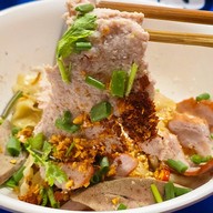 เจ๊อิม ก๋วยเตี๋ยวหมู บ้านโป่ง
