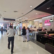 หน้าร้าน MK LIVE Central westgate