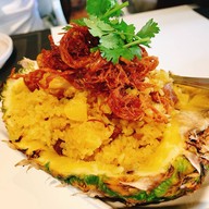 เมนูของร้าน The Raweekanlaya Dining เดอะ ระวีกัลยา ไดนิ่ง