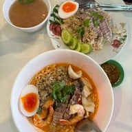 ต้มยำเส้น ริมน้ำจันทบูร