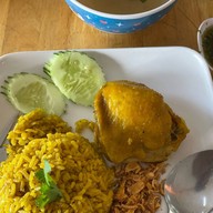 เตี๋ยวตุ๋น โคตรเนื้อ{ حلال } by คุ้มอาดัม ปั๊มน้ำมันบางจาก บ้านเก่า-พานทอง