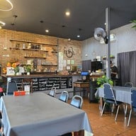 Indish Restaurant Bar and Grill