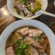 ก๋วยเตี๋ยว5รส สูตรมะนาว เจ้าแรกในเชียงใหม่ สันผีเสื้อ