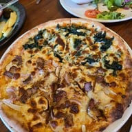 green moon cafe & bistro