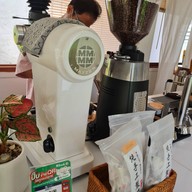 บรรยากาศ 6 Nature Specialty Cafe ถนน กาญจนาภิเษก