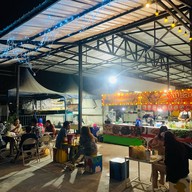 ตำปะล่ะส้มตำเจ้สุรสเด็ดเผ็ดดาก&กระเพาเลือกหน้า วัชรพล