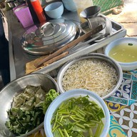 ก้อยก๋วยเตี๋ยวปลาอินทรีย์ ริมน้ำ Food Center