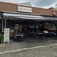 Indish Restaurant Bar and Grill