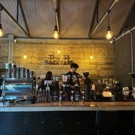 The 33 Backyard x Mukdahan The 33 Backyard x Mukdahan