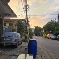 หน้าร้าน ผัดไทยเจ๊สำราญ เพชรเกษม77