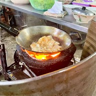 ก๋วยเตี๋ยวคั่วไก่ ส่วนมะลิ โรงพยาบาลกลาง