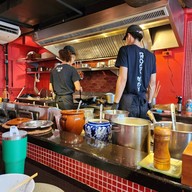 69 Rock Men ทองหล่อ