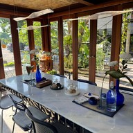 Ruen Lek เรือนเล็ก