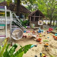 บรรยากาศ เจ้าชายกบ นครปฐม