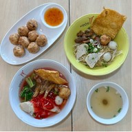 ก๋วยเตี๋ยวนายอ้วนเย็นตาโฟบะเต็งเสาชิงช้า บางจาก กาญจนาภิเษก บางบอน