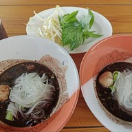 ทองอิน ก๋วยเตี๋ยวเรือ รสเด็ดปะเก็นแตก