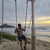 หาดสวนสนประดิพัทธ์