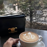 Blue Bottle อัพกูจอง โซล