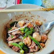 ทองอิน ก๋วยเตี๋ยวเรือ รสเด็ดปะเก็นแตก