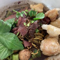 ทองอิน ก๋วยเตี๋ยวเรือ รสเด็ดปะเก็นแตก