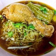 เมนูของร้าน เจ๊หงส์ ก๋วยเตี๋ยวไก่ตุ๋น สูตรมะระ รามคำแหง19/1