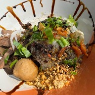 ทองอิน ก๋วยเตี๋ยวเรือ รสเด็ดปะเก็นแตก