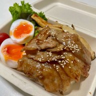 ข้าวซอสเทอริยากิ อ้อมน้อย